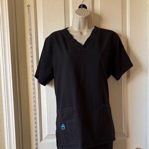 SCRUB set-Carhartt Women's Black Short Sleeve Scrub Top and Scrub Pants